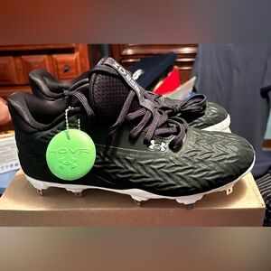 Brand new Mens size 7.5 UA Yard MT 3.0 Metal Baseball Cleats 3027450-001